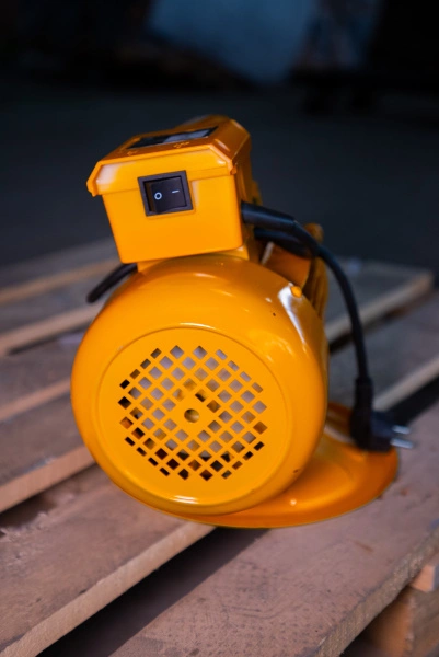 Электропривод глубинного вибратора для бетона 2,2 кВт TOR ZN70-JT (японский тип)*