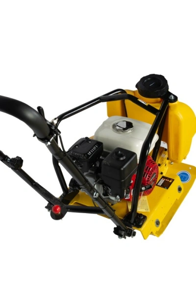 Виброплита 80 кг, 13,5кН (Honda) бак, коврик, колесный комплект TOR C-80T